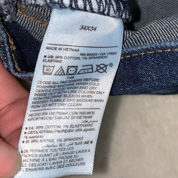 Old Navy Like New Athletic Taper Fit Denim Jeans size 34/34 - Picture 3 of 8